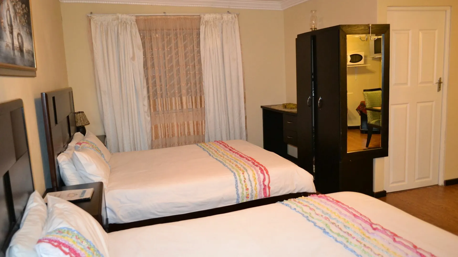 Mbalentle Guesthouse Bishop Lavis 2*,  Sudáfrica